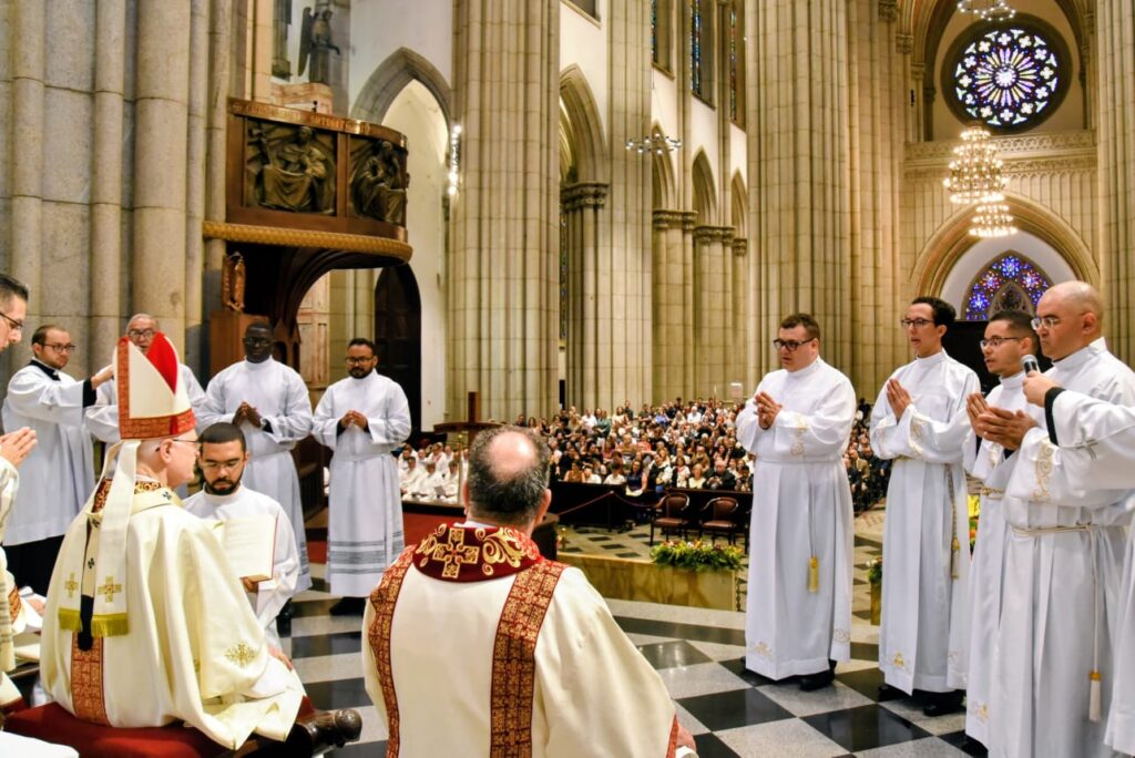 Dom Odilo ordena 7 diáconos: servidores da Palavra, do altar e da caridade - Jornal O São Paulo
