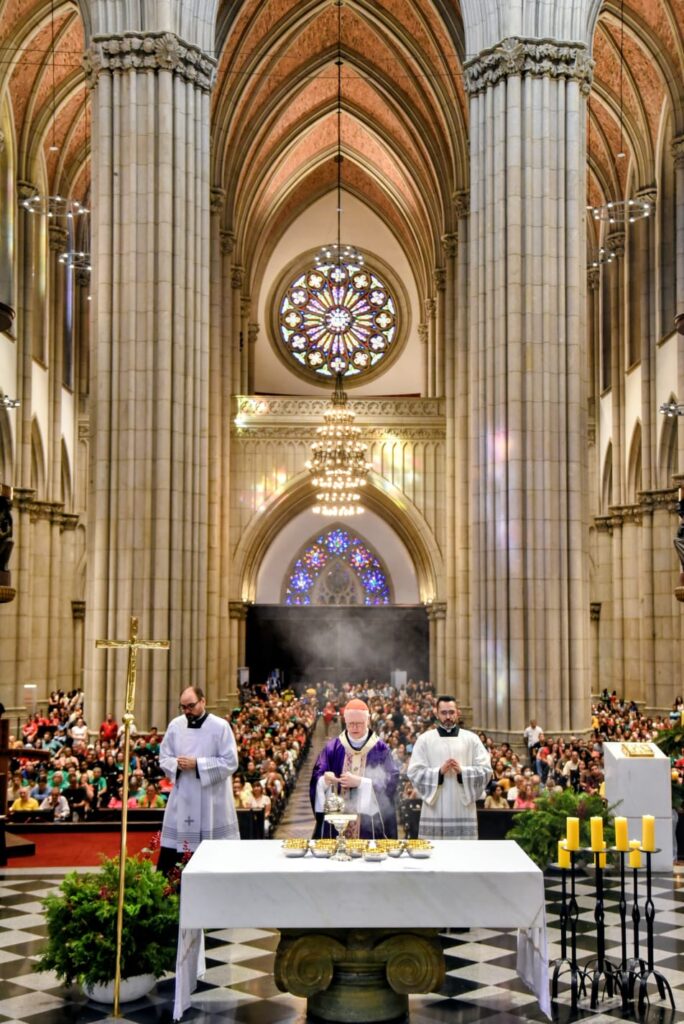 Arquidiocese e Aliança de Misericórdia fazem a maior ceia de Natal a céu aberto - Jornal O São Paulo