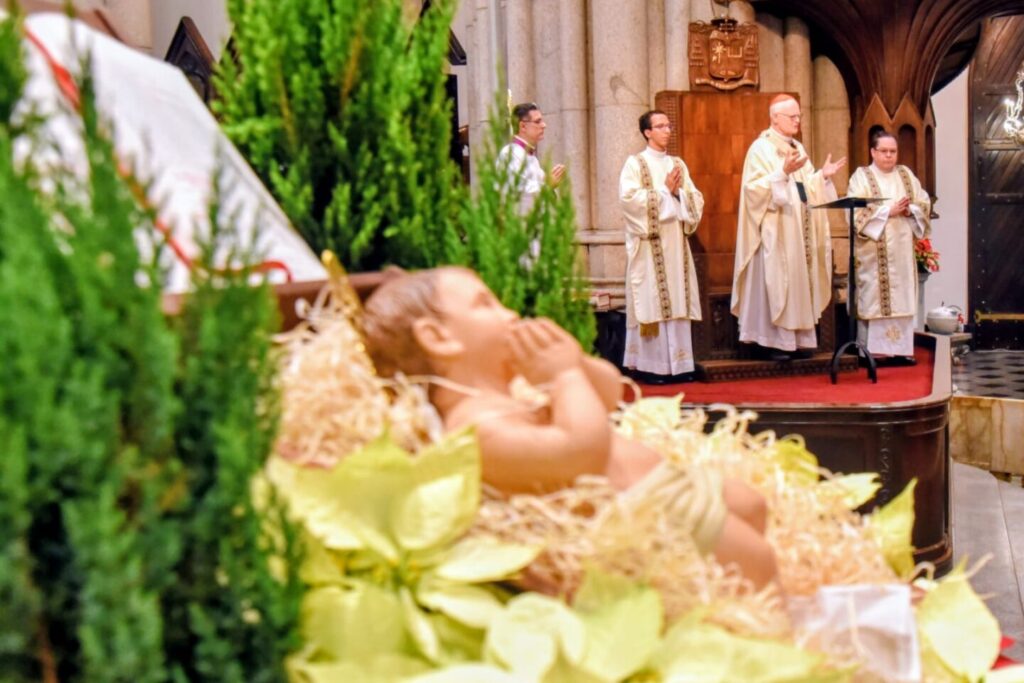 ‘Que a luz de Cristo brilhe também hoje’, diz Dom Odilo, na Noite de Natal - Jornal O São Paulo