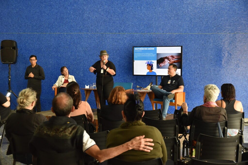 ‘Invisíveis’, cuidadores de pessoas com Alzheimer unem-se para mútuo apoio e reconhecimento social - Jornal O São Paulo