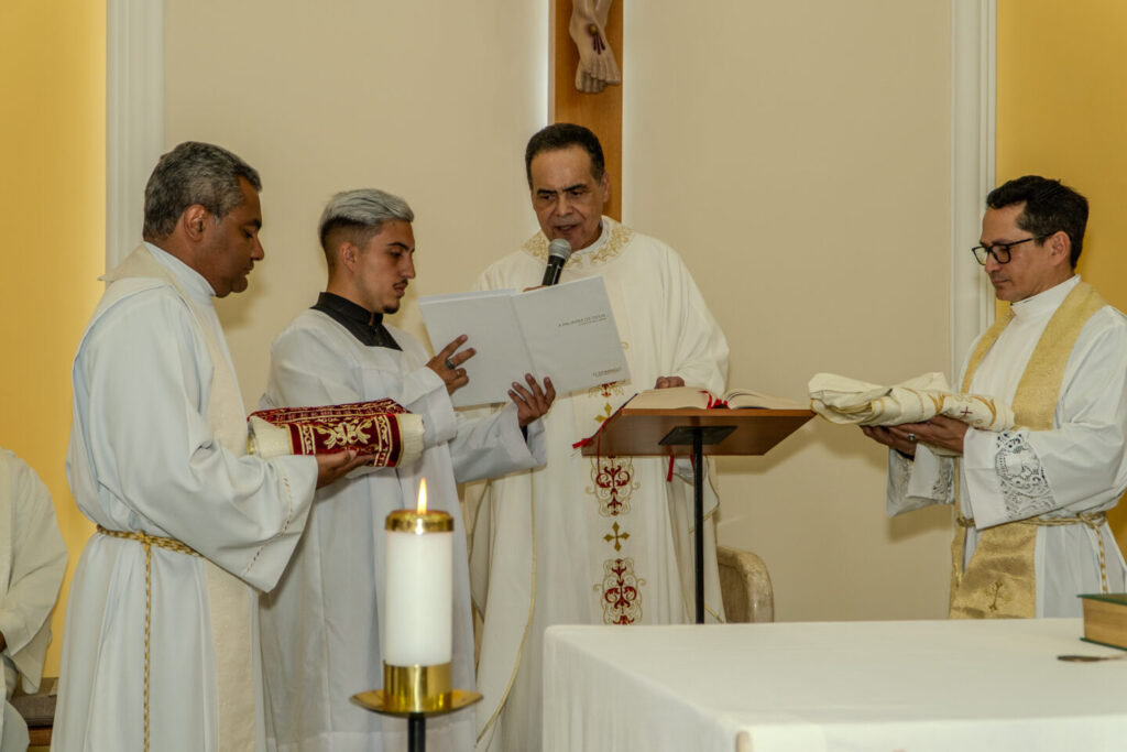 Novo Paróco e Vigário são empossados em paróquia na Região Ipiranga - Jornal O São Paulo