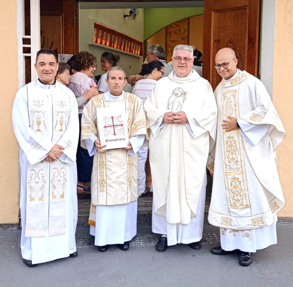 Na Região Santana, Padre Alan Santos Leite é empossado como pároco da Paróquia São Paulo Apóstolo