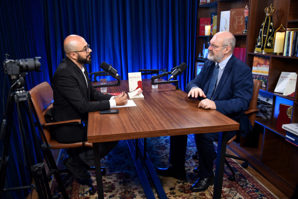 Em novo livro, Silvonei José Protz destaca Bento XVI como mestre da catequese - Jornal O São Paulo