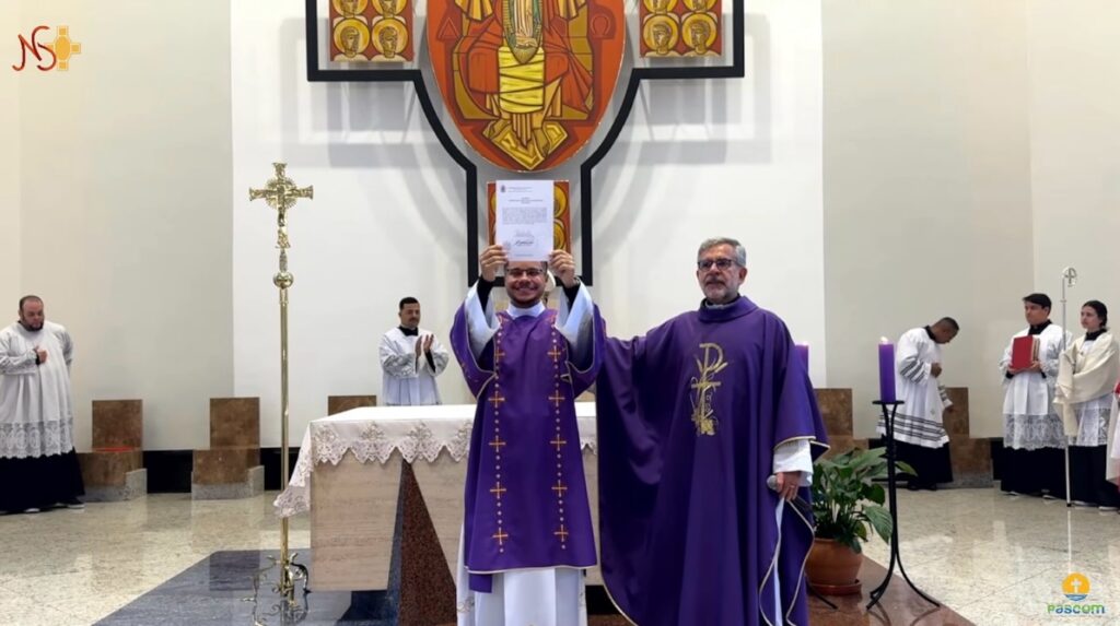 Dom Cícero dá posse a novos padres em paróquias da Região Belém - Jornal O São Paulo