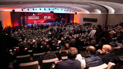 Papa exorta sacerdotes a ‘presença fiel e disponibilidade generosa’