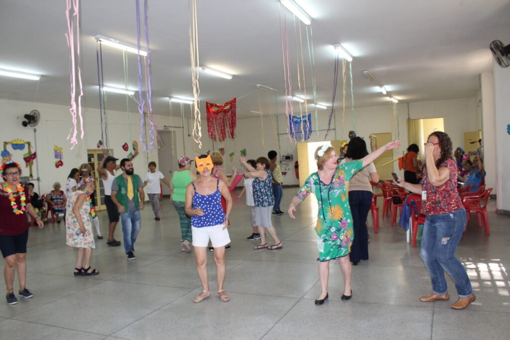 Carnaval: hidratação é essencial para idosos - Jornal O São Paulo