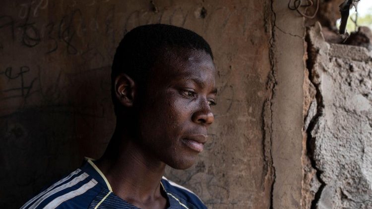 Convento, hospital católico e duas igrejas protestantes são atacados no centro-norte da Nigéria. - Jornal O São Paulo