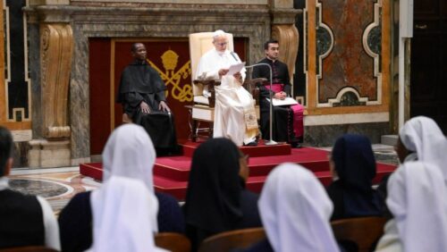 Leão XIV: a vida consagrada se sustenta na Eucaristia e na missão