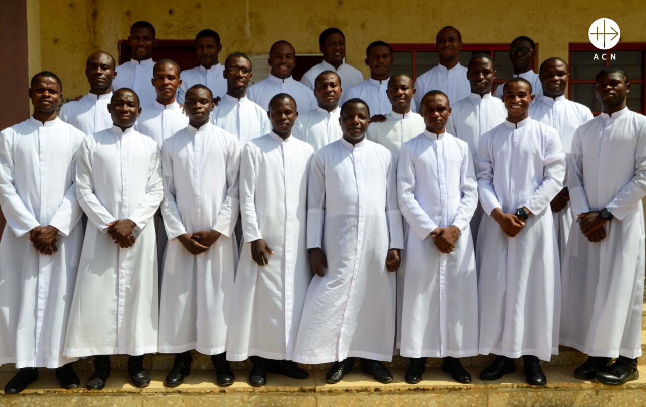 Sequestro de mais dois padres agrava crise na Nigéria - Jornal O São Paulo